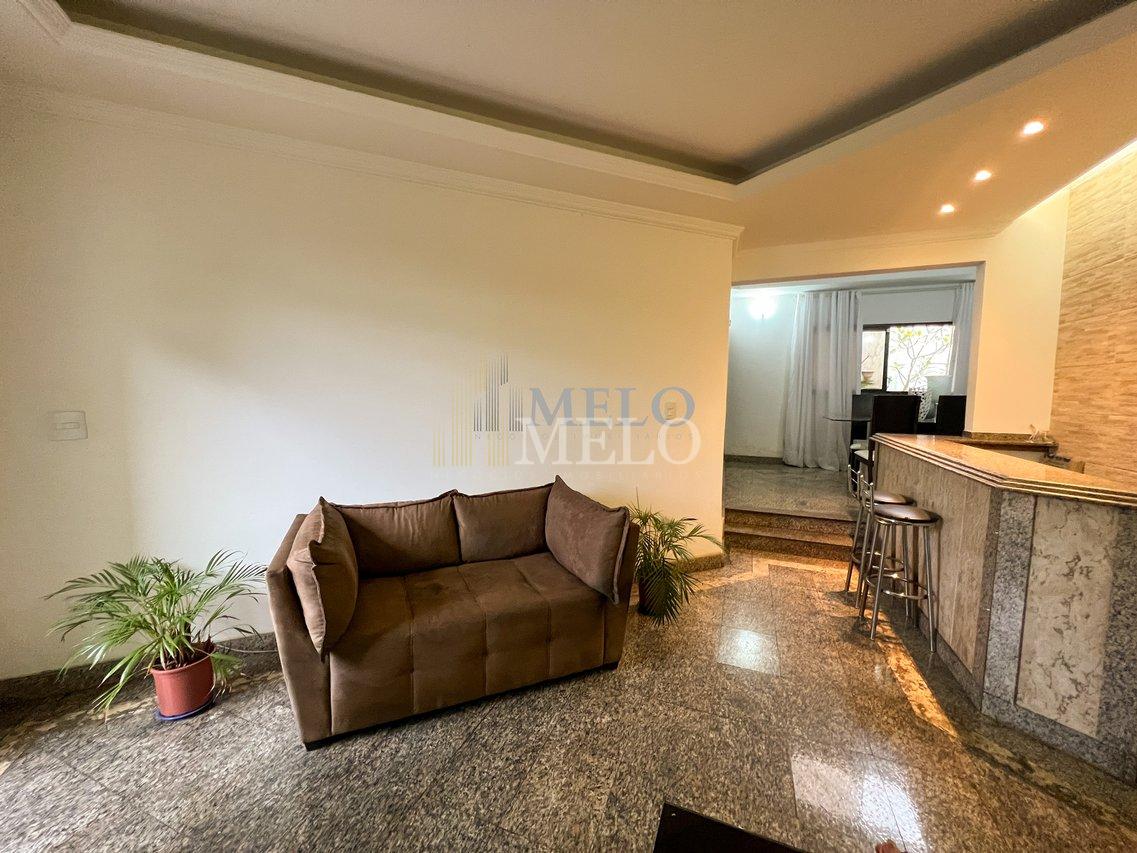 Belíssima Casa à venda no Castelo por R$1.860.000,00 Rua Castelo de Edimburgo Belo Horizonte - 