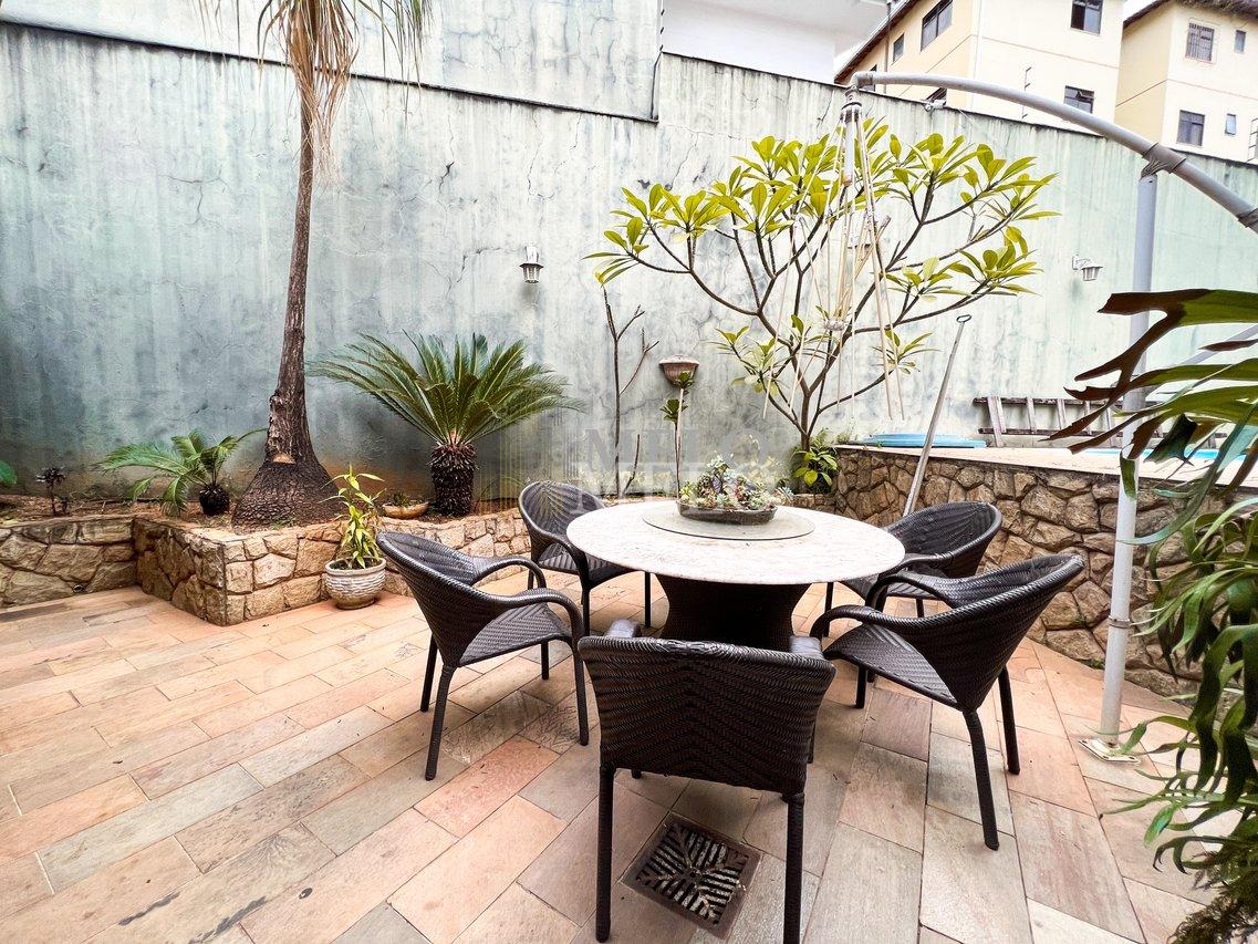 Belíssima Casa à venda no Castelo por R$1.860.000,00 Rua Castelo de Edimburgo Belo Horizonte - 