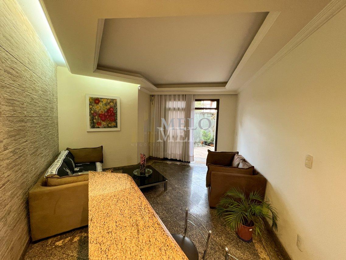 Belíssima Casa à venda no Castelo por R$1.860.000,00 Rua Castelo de Edimburgo Belo Horizonte - 