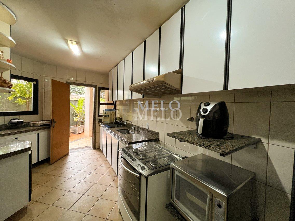 Belíssima Casa à venda no Castelo por R$1.860.000,00 Rua Castelo de Edimburgo Belo Horizonte - 