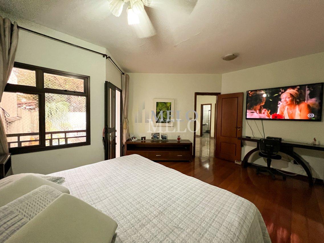 Belíssima Casa à venda no Castelo por R$1.860.000,00 Rua Castelo de Edimburgo Belo Horizonte - 