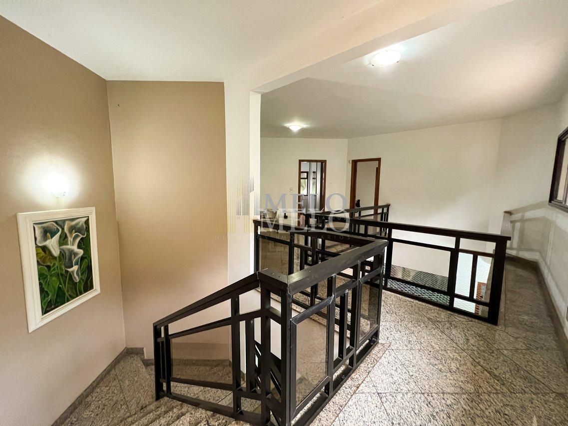 Belíssima Casa à venda no Castelo por R$1.860.000,00 Rua Castelo de Edimburgo Belo Horizonte - 