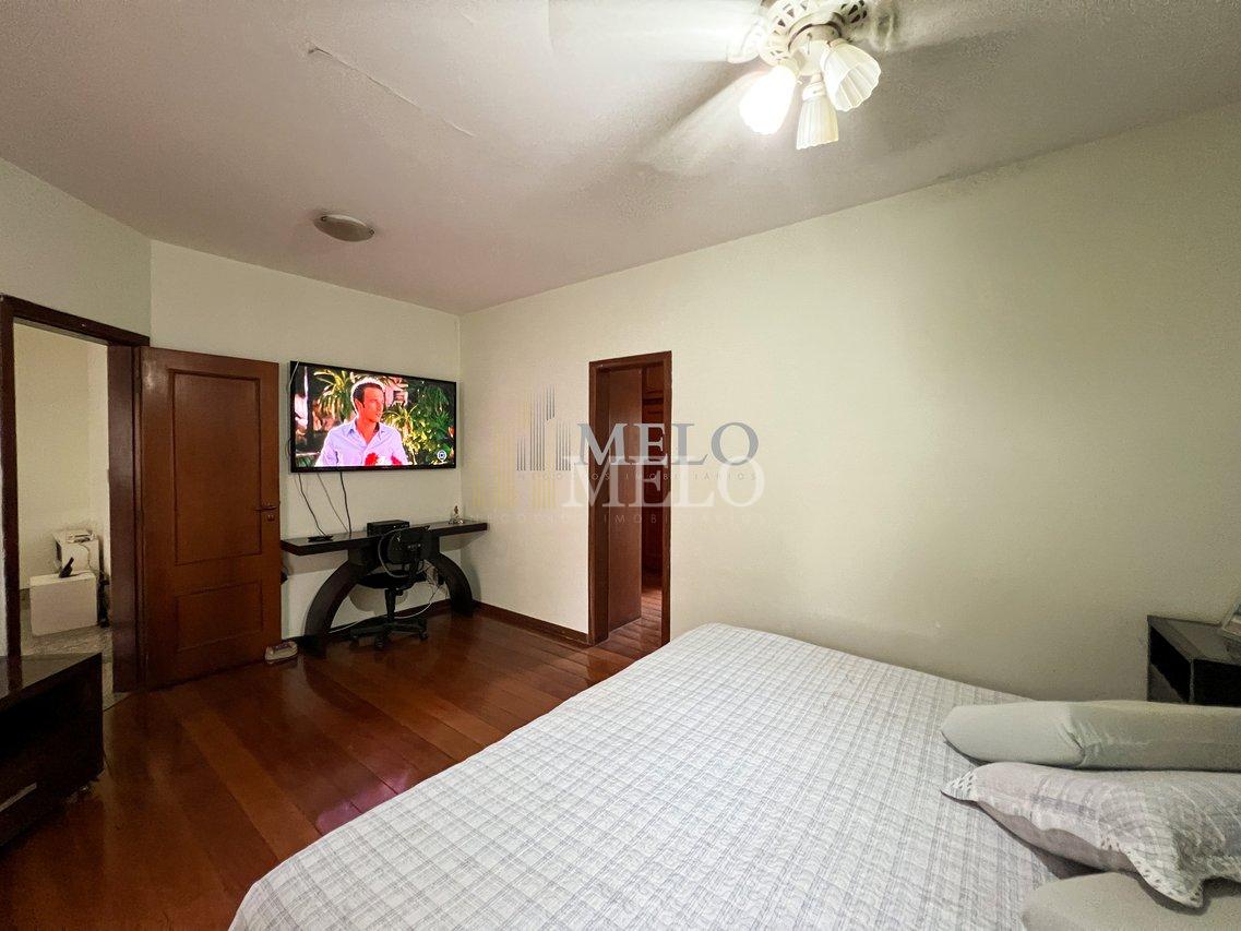 Belíssima Casa à venda no Castelo por R$1.860.000,00 Rua Castelo de Edimburgo Belo Horizonte - 