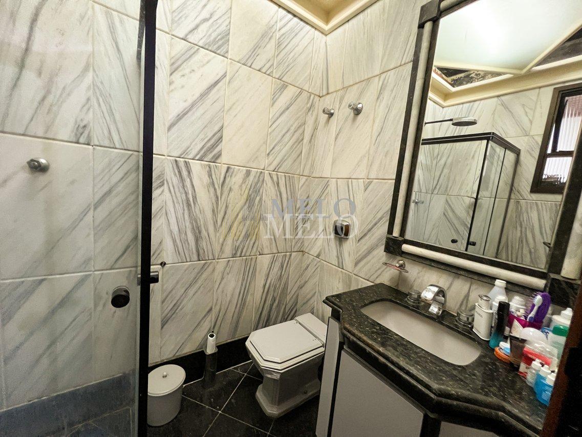 Belíssima Casa à venda no Castelo por R$1.860.000,00 Rua Castelo de Edimburgo Belo Horizonte - 