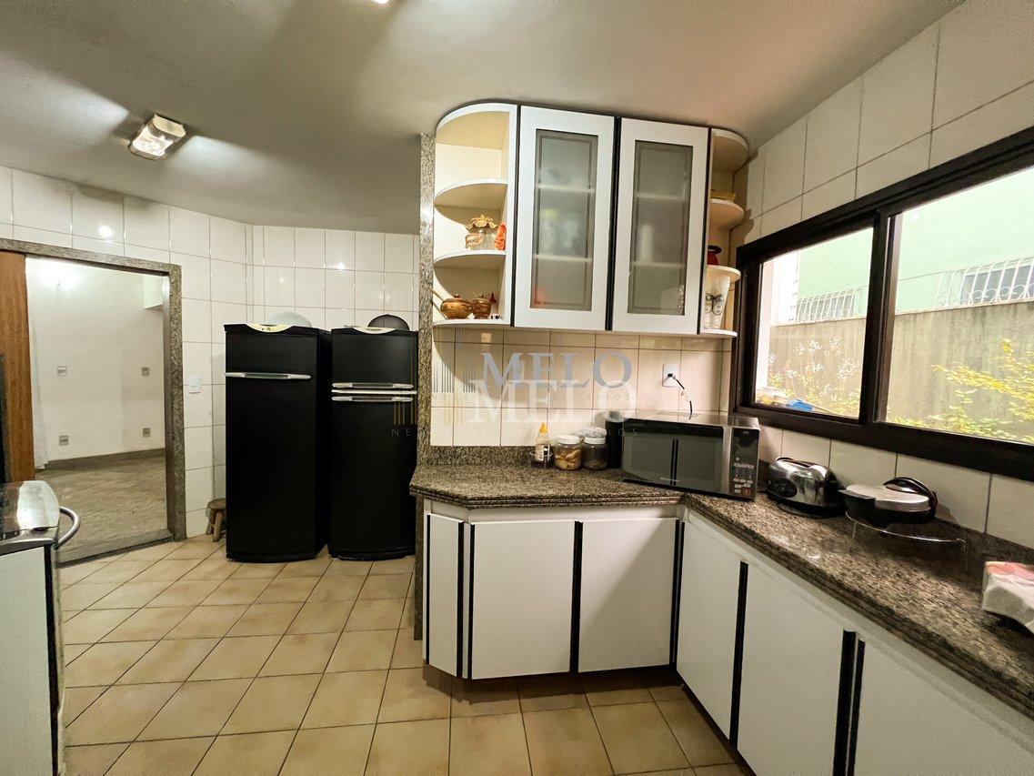 Belíssima Casa à venda no Castelo por R$1.860.000,00 Rua Castelo de Edimburgo Belo Horizonte - 
