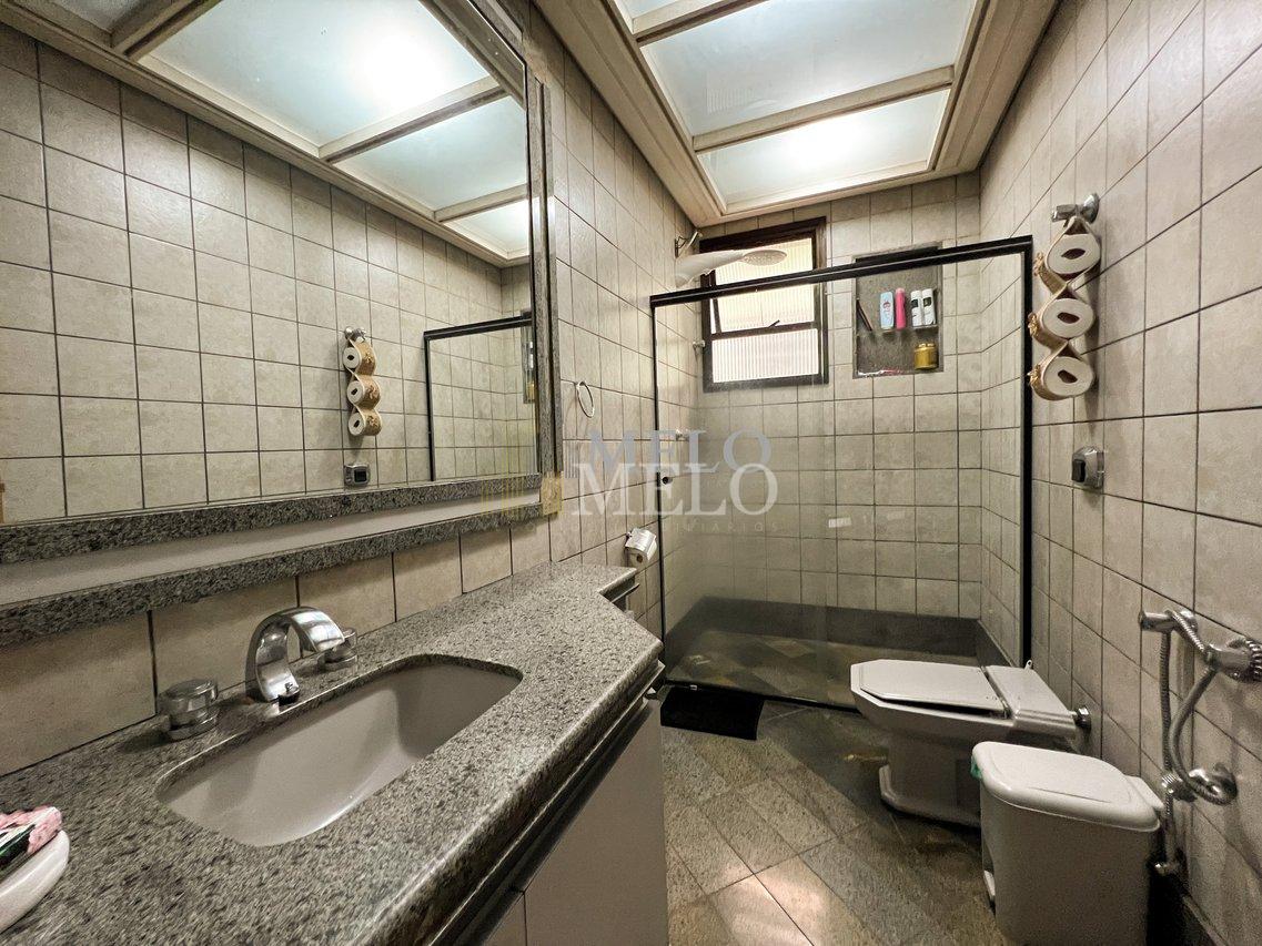 Belíssima Casa à venda no Castelo por R$1.860.000,00 Rua Castelo de Edimburgo Belo Horizonte - 