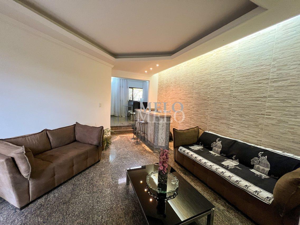 Belíssima Casa à venda no Castelo por R$1.860.000,00 Rua Castelo de Edimburgo Belo Horizonte - 