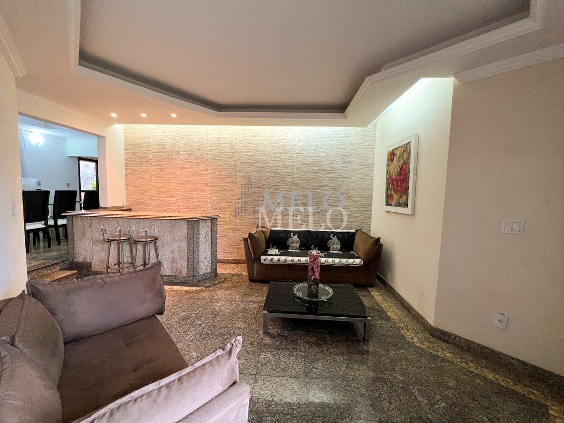 Belíssima Casa à venda no Castelo por R$1.860.000,00 Rua Castelo de Edimburgo Belo Horizonte - 