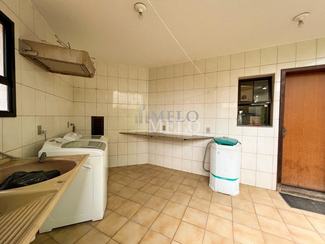 Belíssima Casa à venda no Castelo por R$1.860.000,00 Rua Castelo de Edimburgo Belo Horizonte - 
