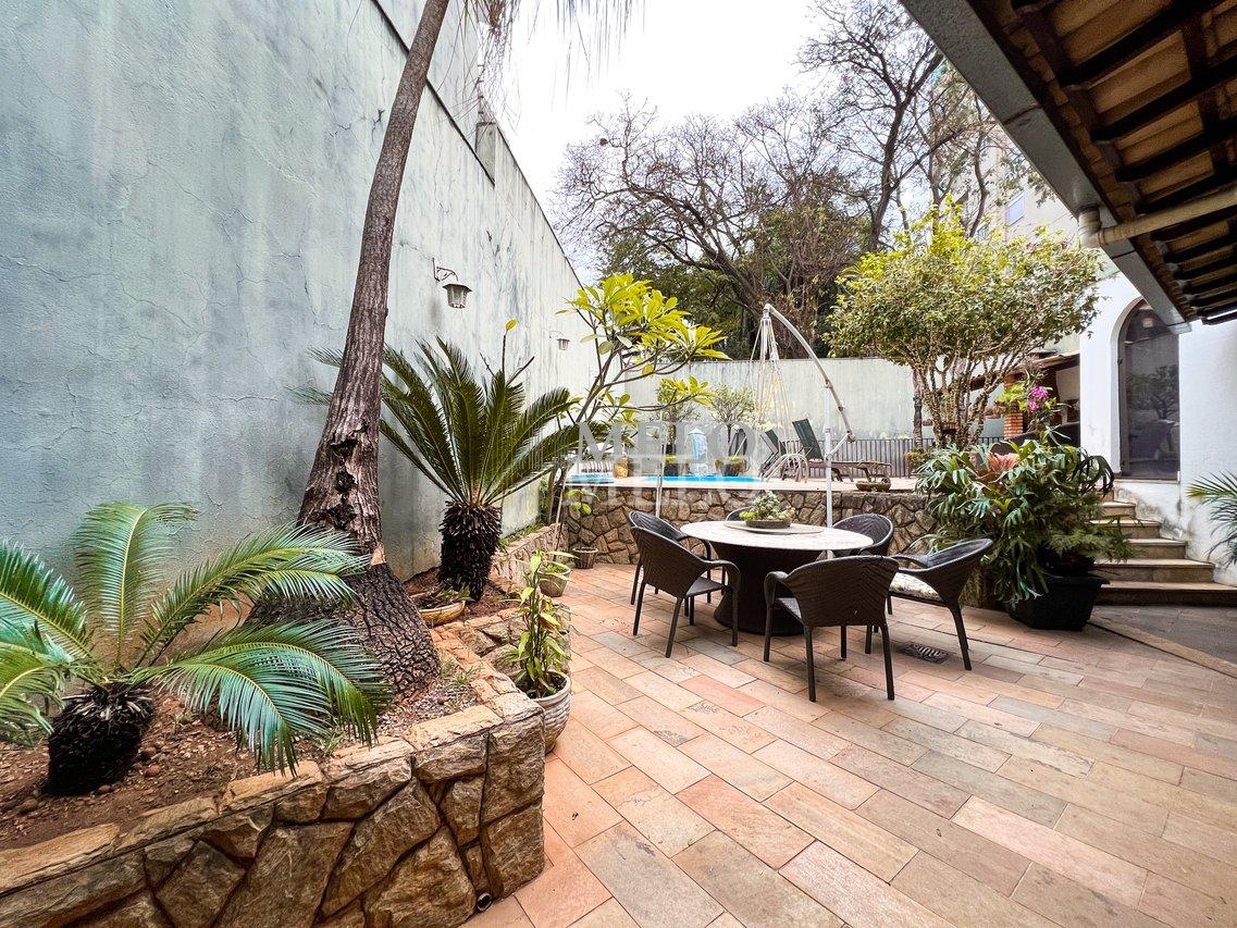 Belíssima Casa à venda no Castelo por R$1.860.000,00 Rua Castelo de Edimburgo Belo Horizonte - 
