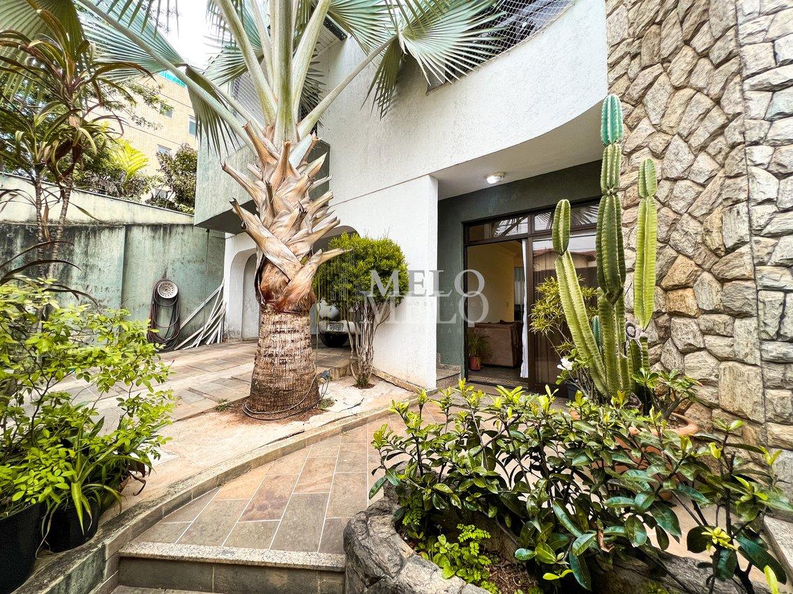 Belíssima Casa à venda no Castelo por R$1.860.000,00 Rua Castelo de Edimburgo Belo Horizonte - 