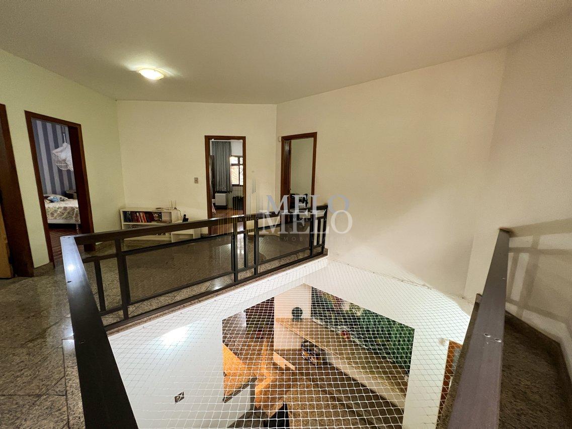 Belíssima Casa à venda no Castelo por R$1.860.000,00 Rua Castelo de Edimburgo Belo Horizonte - 