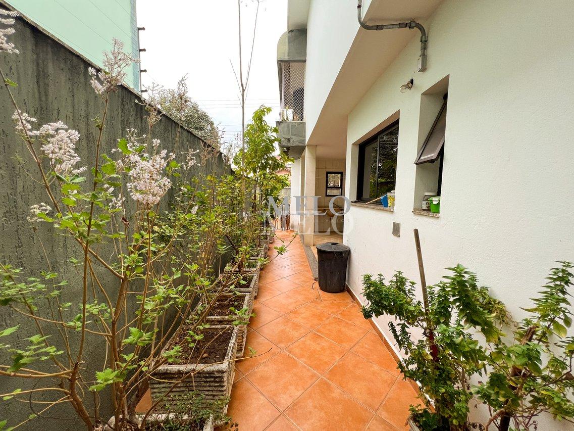Belíssima Casa à venda no Castelo por R$1.860.000,00 Rua Castelo de Edimburgo Belo Horizonte - 