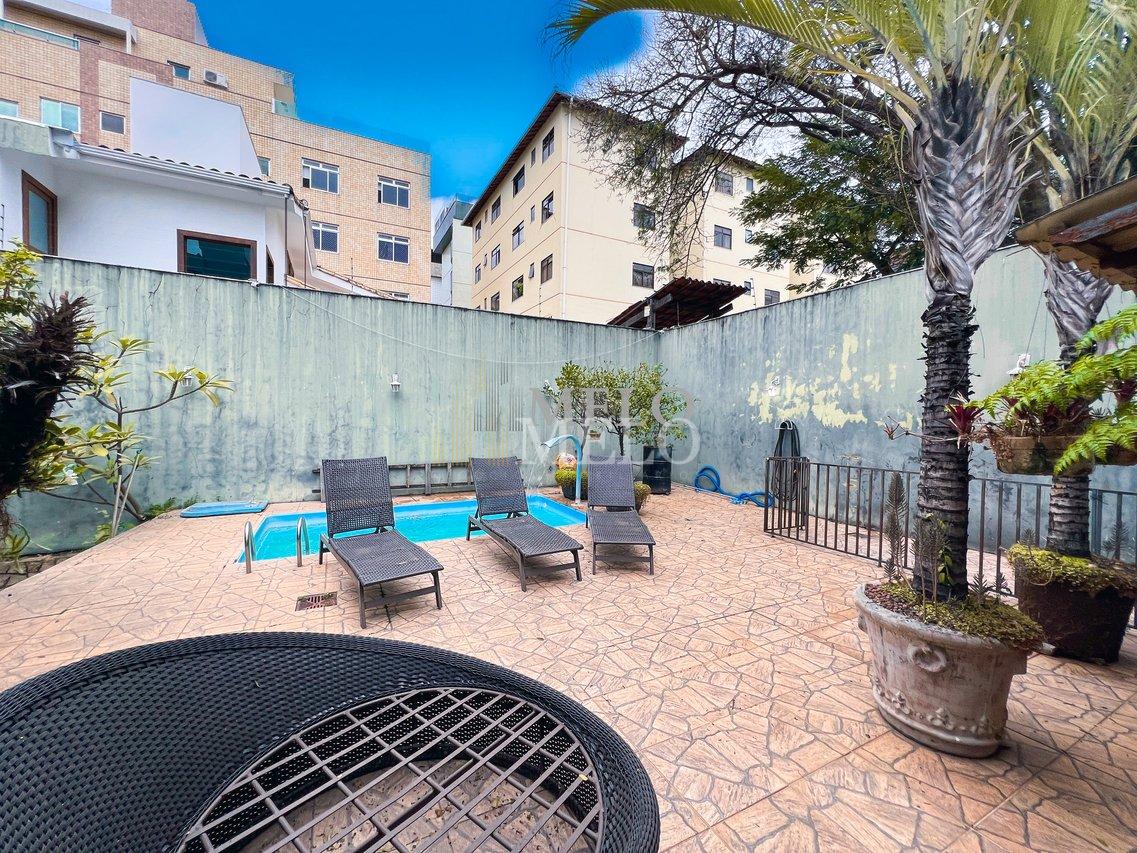 Belíssima Casa à venda no Castelo por R$1.860.000,00 Rua Castelo de Edimburgo Belo Horizonte - 