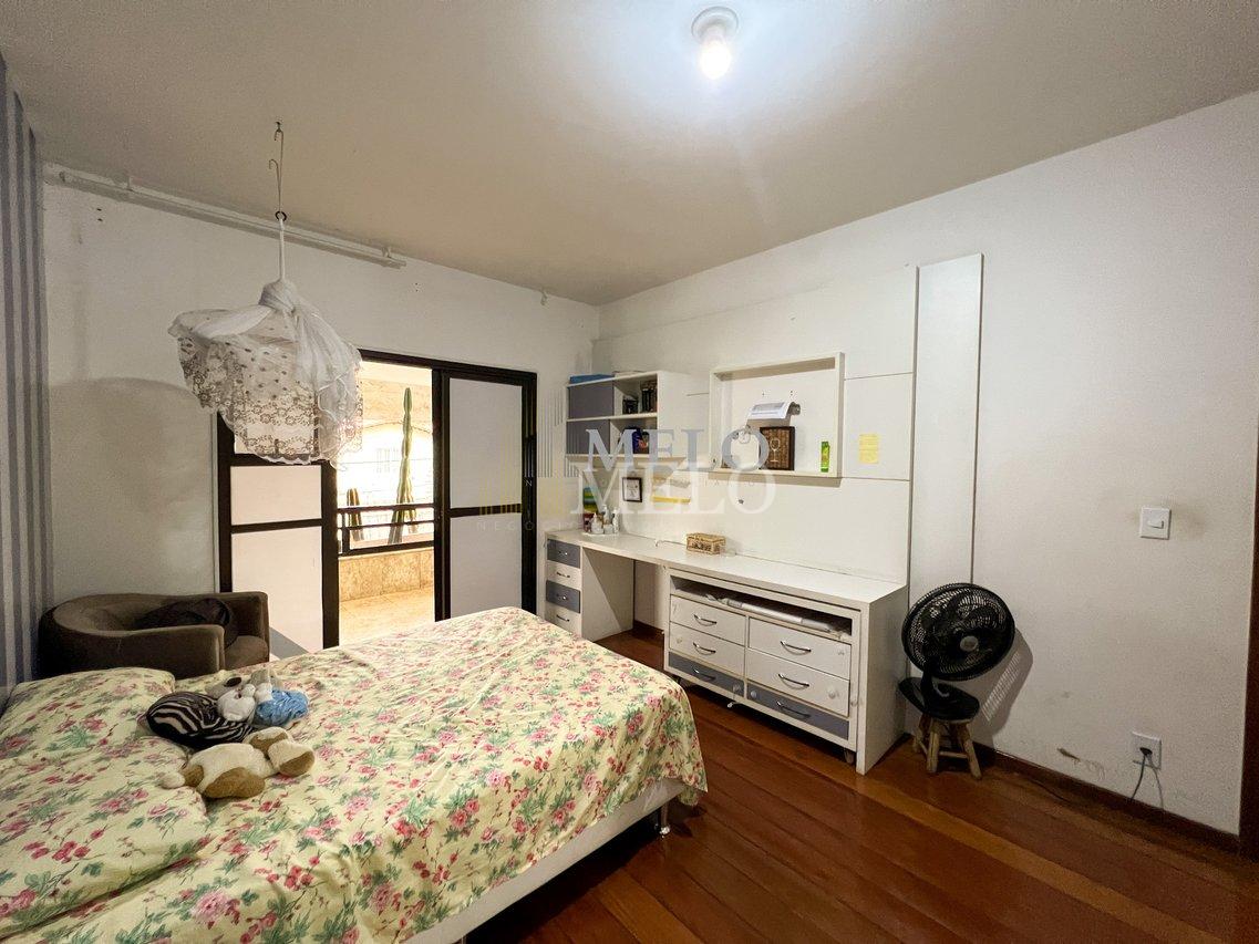 Belíssima Casa à venda no Castelo por R$1.860.000,00 Rua Castelo de Edimburgo Belo Horizonte - 