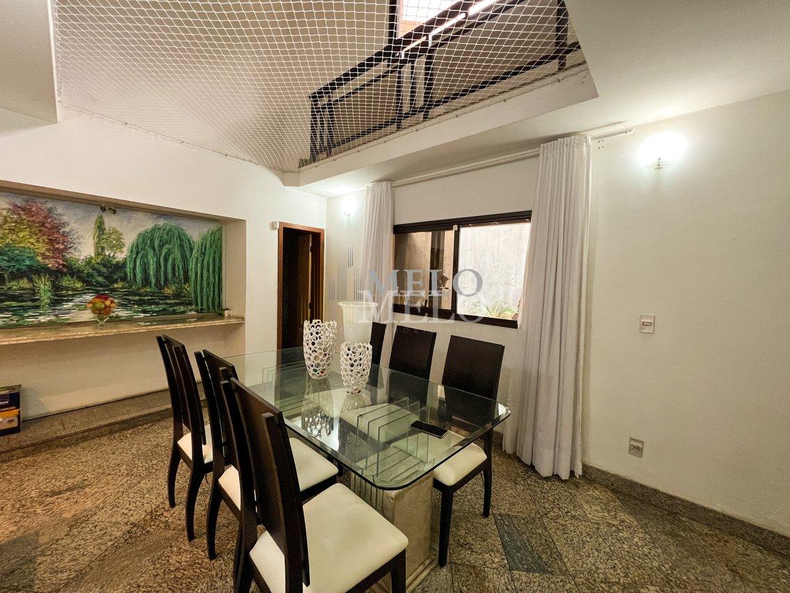 Belíssima Casa à venda no Castelo por R$1.860.000,00 Rua Castelo de Edimburgo Belo Horizonte - 