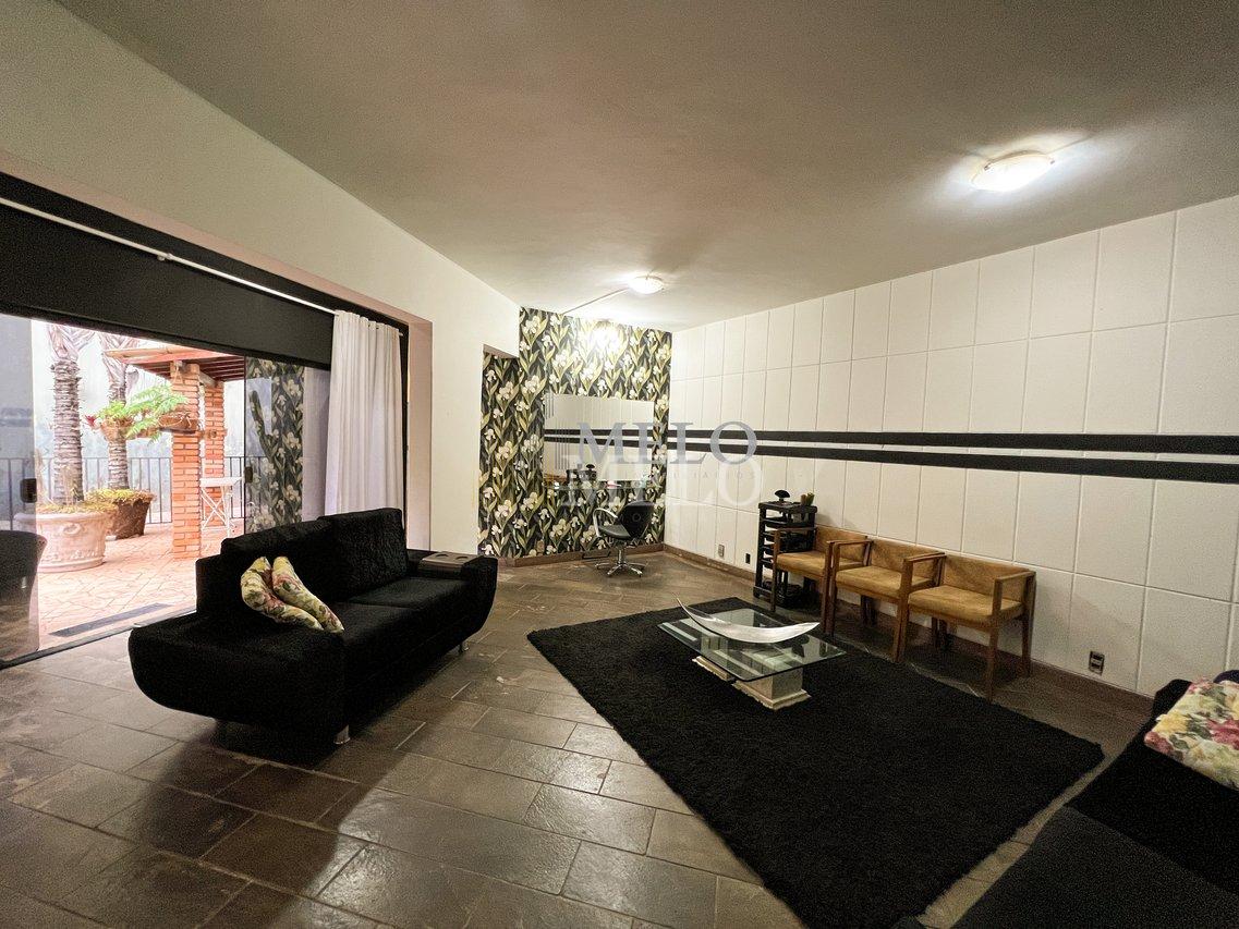 Belíssima Casa à venda no Castelo por R$1.860.000,00 Rua Castelo de Edimburgo Belo Horizonte - 