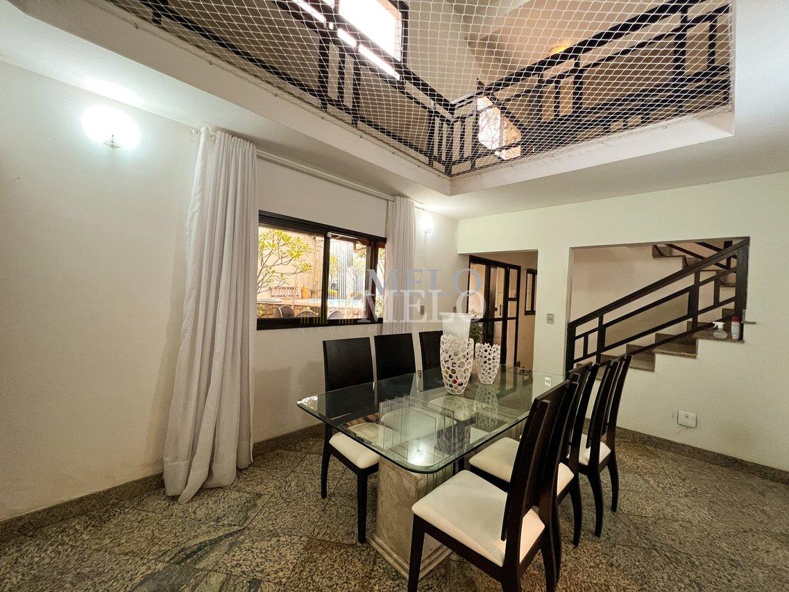 Belíssima Casa à venda no Castelo por R$1.860.000,00 Rua Castelo de Edimburgo Belo Horizonte - 