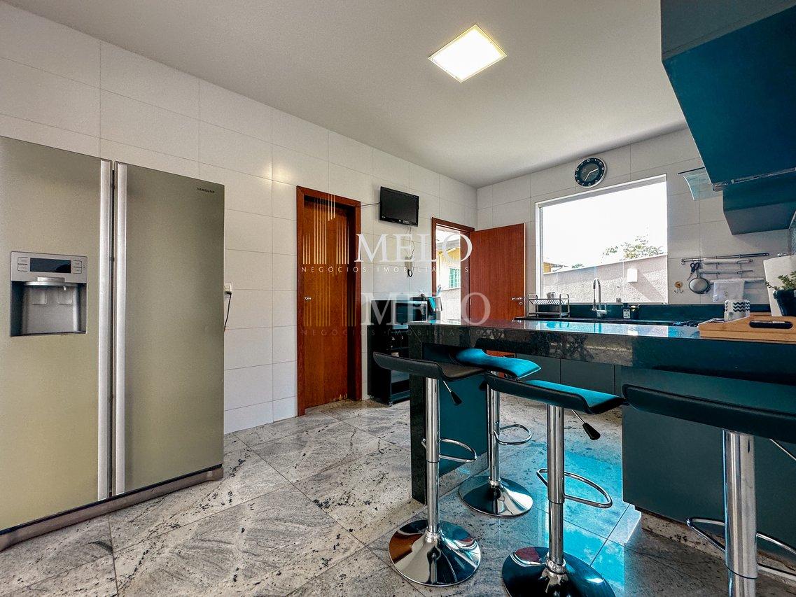 Casa de Alto Padrão a venda no Bairro Trevo Pampulha R$ 2.200.000,00 - Belo Horizonte - 