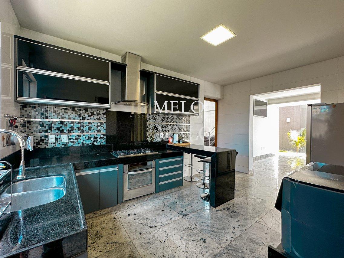 Casa de Alto Padrão a venda no Bairro Trevo Pampulha R$ 2.200.000,00 - Belo Horizonte - 