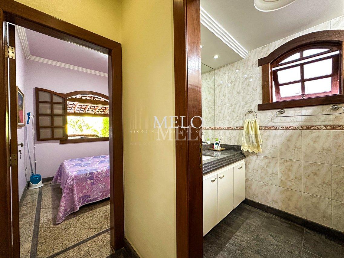 Belíssima casa colonial à venda no Santa Amélia por R$ 1.925.000,00 - Belo Horizonte - 