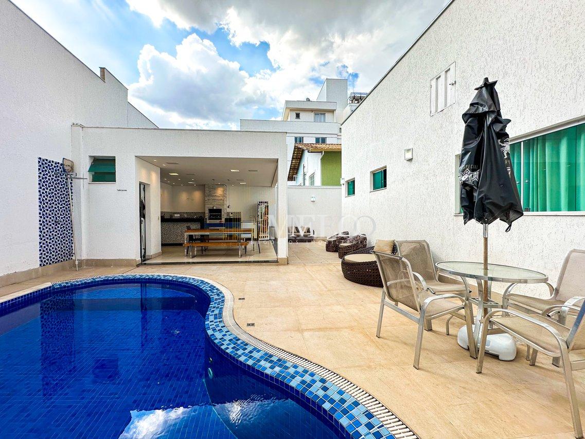 Belíssima casa linear à venda no Castelo R$2.700.000,00 - Belo Horizonte - 