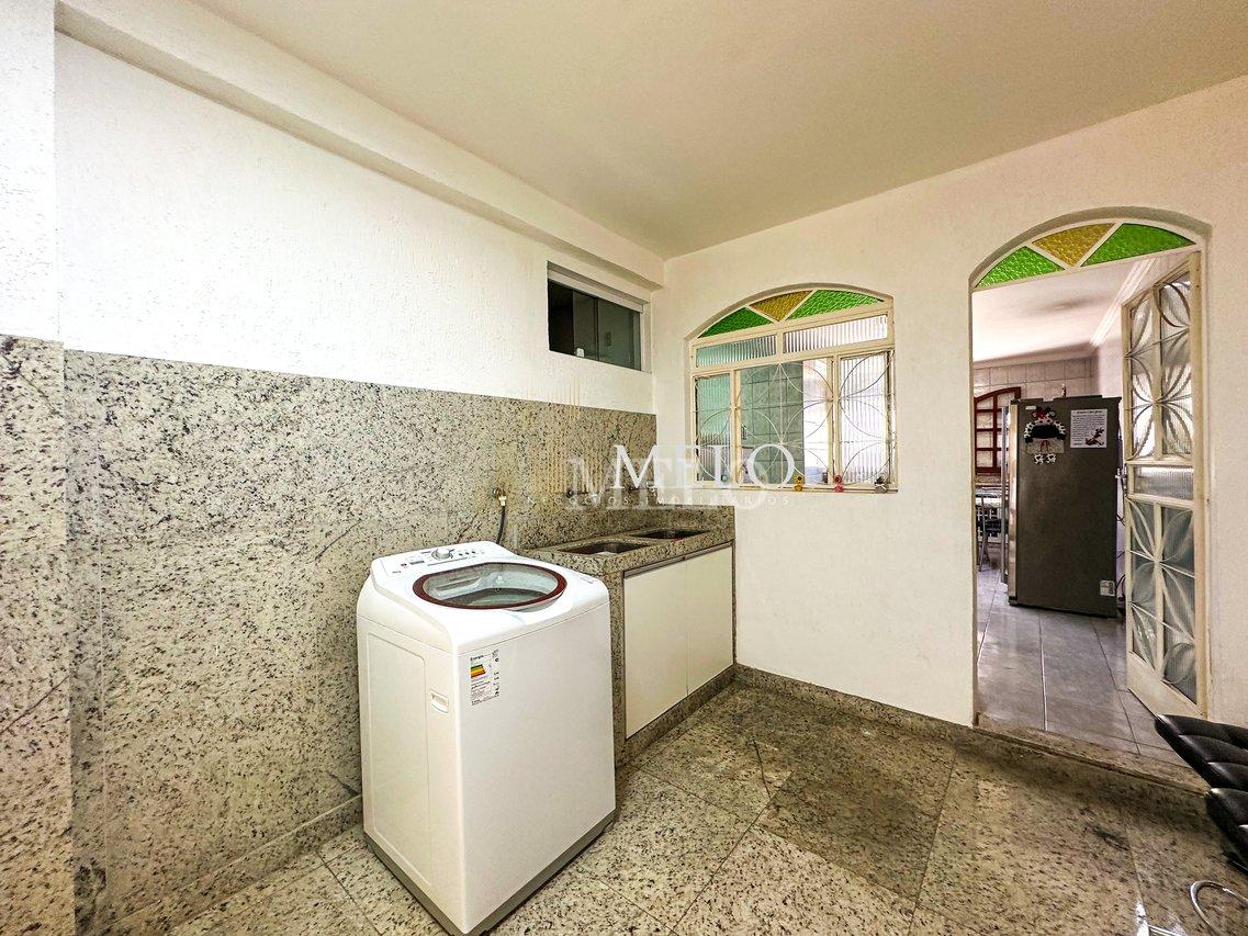 Belíssima casa linear à venda no Itapoã por R$ 1.350.000,00 Rua Vicenzo Masi Belo Horizonte - 