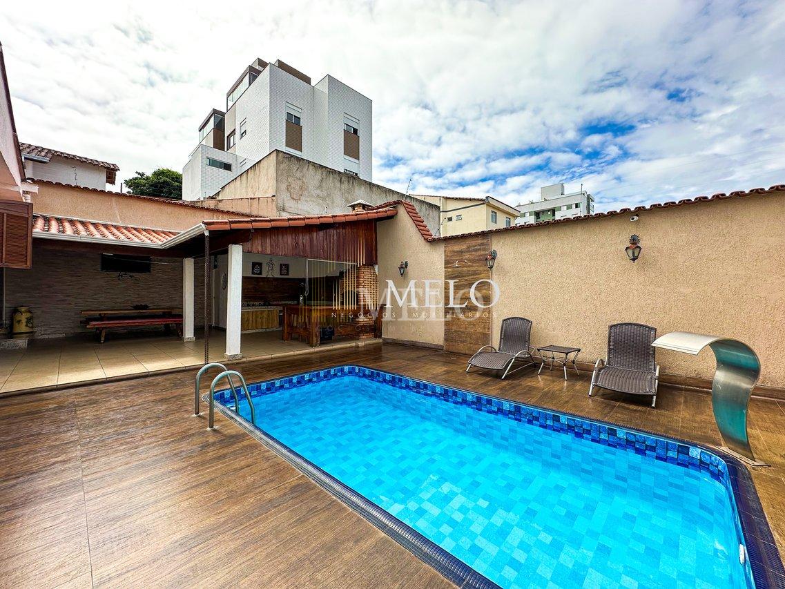 Belíssima casa linear à venda no Itapoã por R$ 1.350.000,00 Rua Vicenzo Masi Belo Horizonte - 