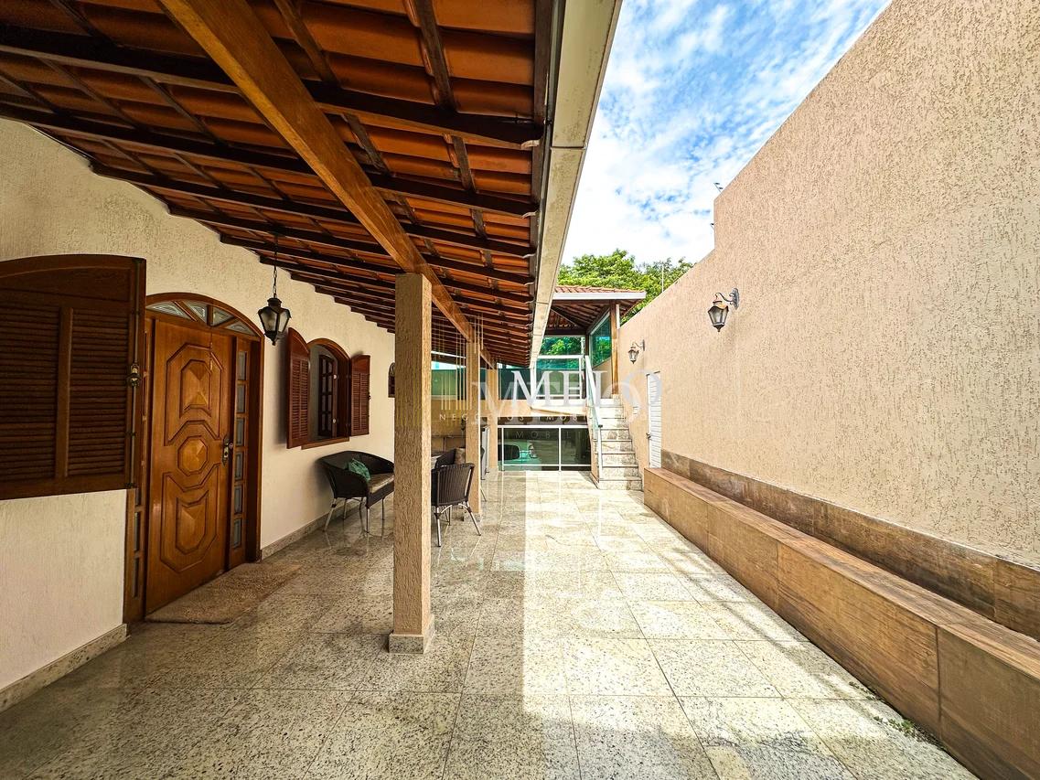 Belíssima casa linear à venda no Itapoã por R$ 1.350.000,00 Rua Vicenzo Masi Belo Horizonte - 