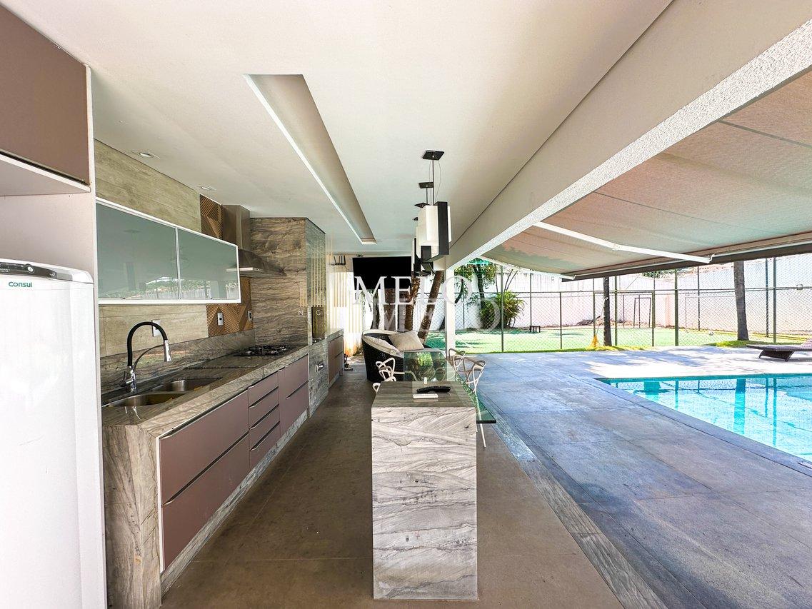 Belíssima casa mobiliada com piscina para locação no Bairro São Luiz por R$25.000,00 - Belo Horizonte - 