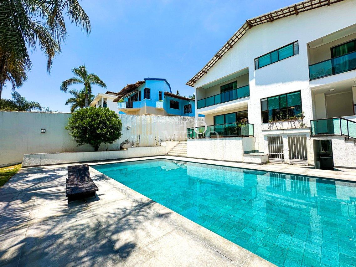 Belíssima casa mobiliada com piscina para locação no Bairro São Luiz por R$25.000,00 - Belo Horizonte - 
