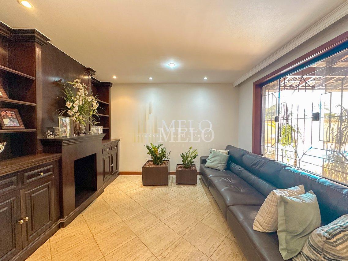 Belíssima Casa no Bandeirantes à venda  por R$ 2.400.000,00 - Belo Horizonte - 