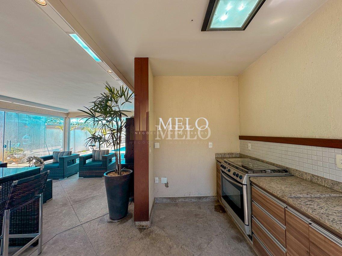 Belíssima Casa no Bandeirantes à venda  por R$ 2.400.000,00 - Belo Horizonte - 