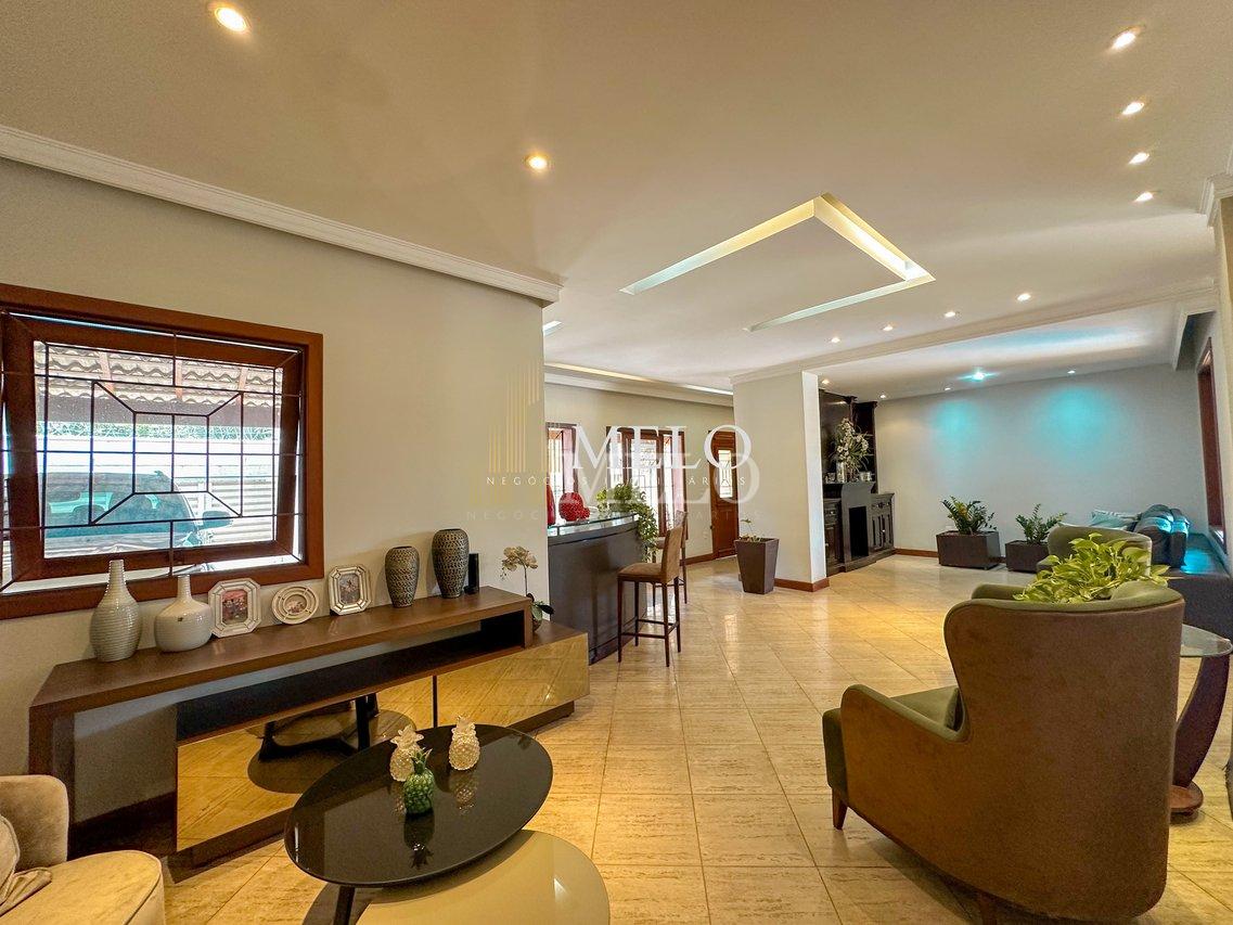 Belíssima Casa no Bandeirantes à venda  por R$ 2.400.000,00 - Belo Horizonte - 