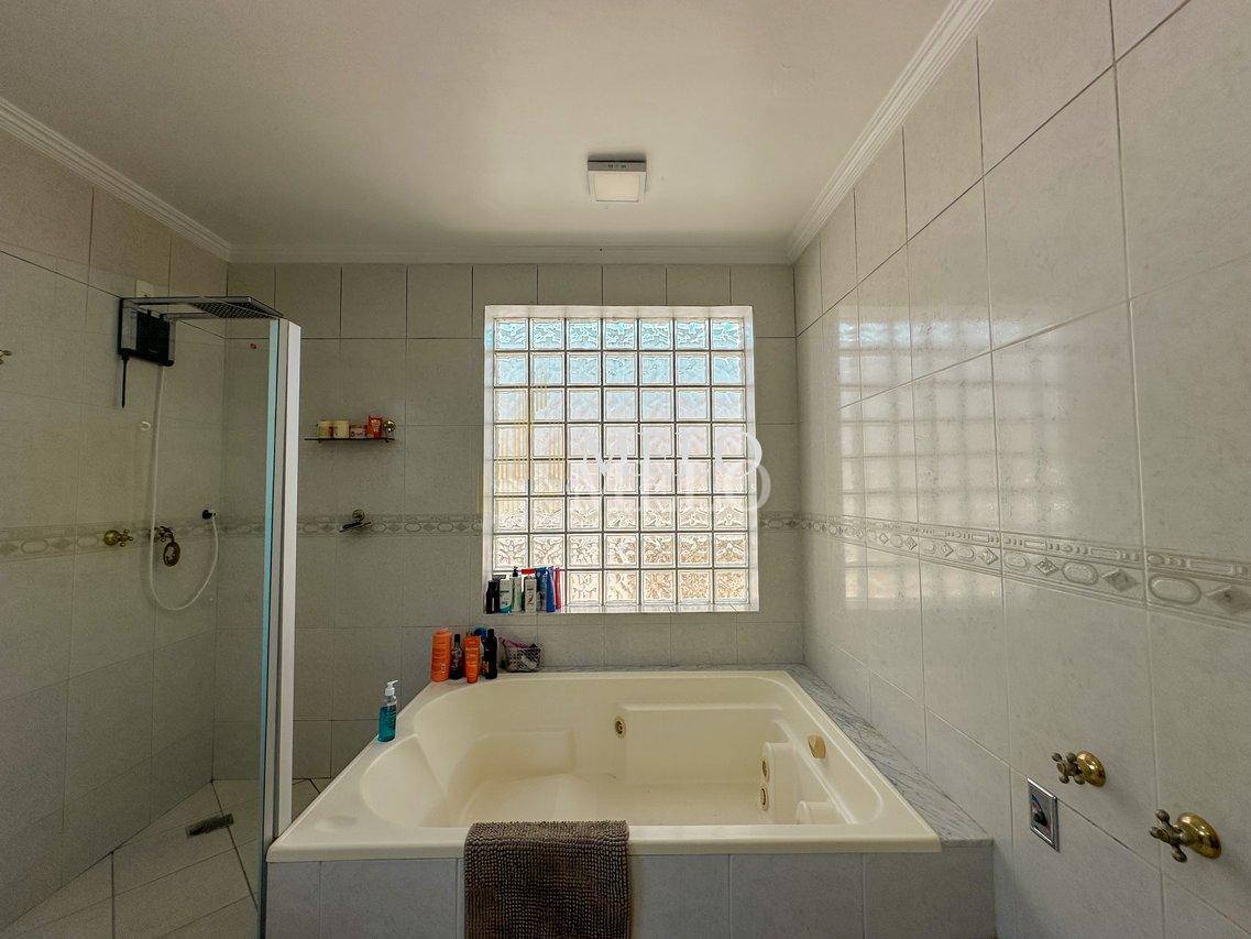 Belíssima Casa no Bandeirantes à venda  por R$ 2.400.000,00 - Belo Horizonte - 
