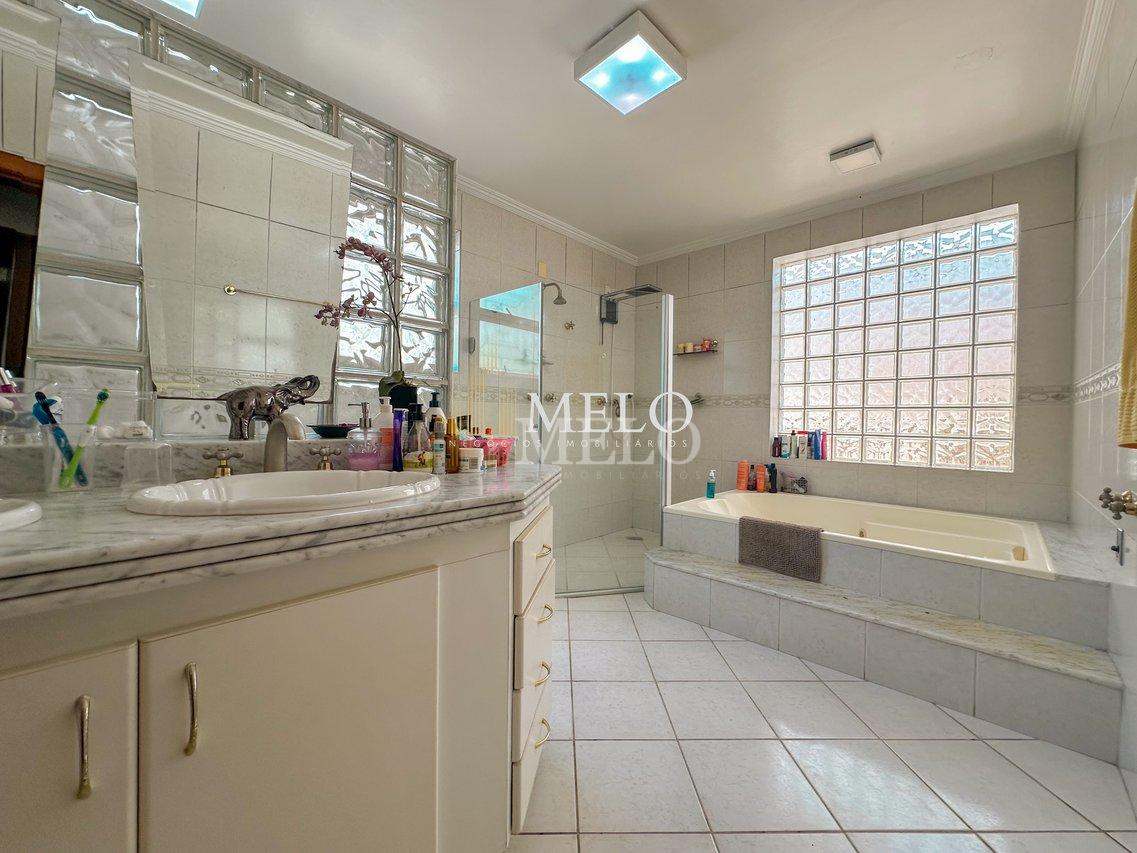 Belíssima Casa no Bandeirantes à venda  por R$ 2.400.000,00 - Belo Horizonte - 