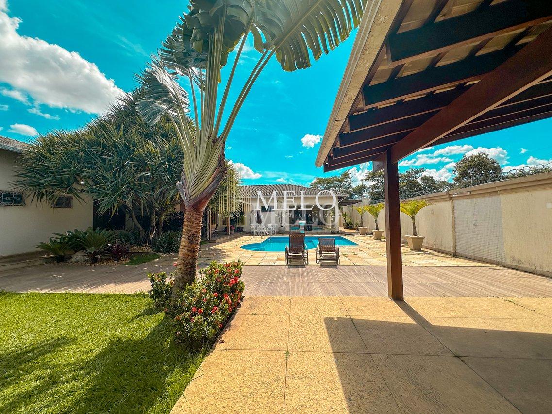 Belíssima Casa no Bandeirantes à venda  por R$ 2.400.000,00 - Belo Horizonte - 