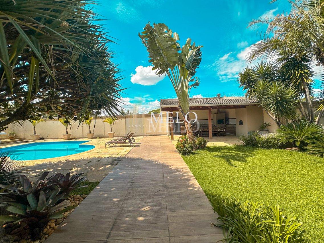 Belíssima Casa no Bandeirantes à venda  por R$ 2.400.000,00 - Belo Horizonte - 