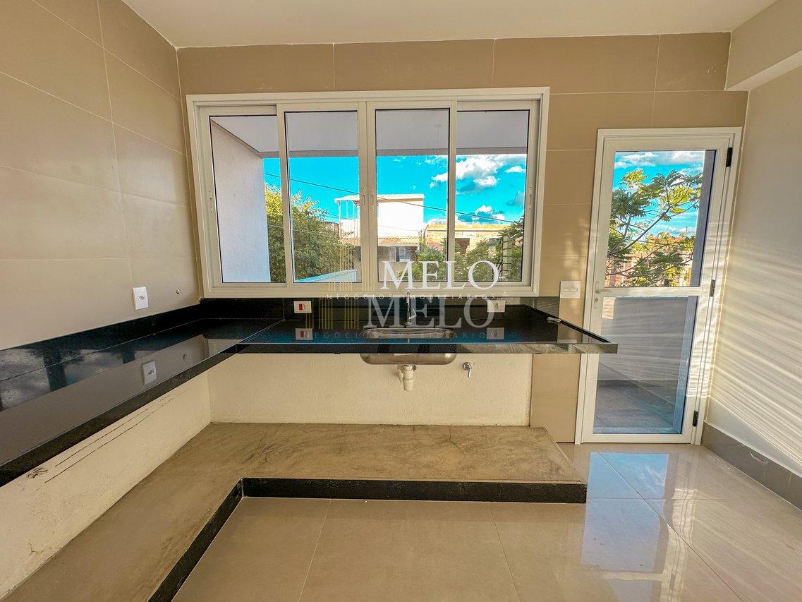 Belíssima casa no Trevo Região da Pampulha a venda por R$ 850.000,00 Rua Toronto Belo Horizonte - 