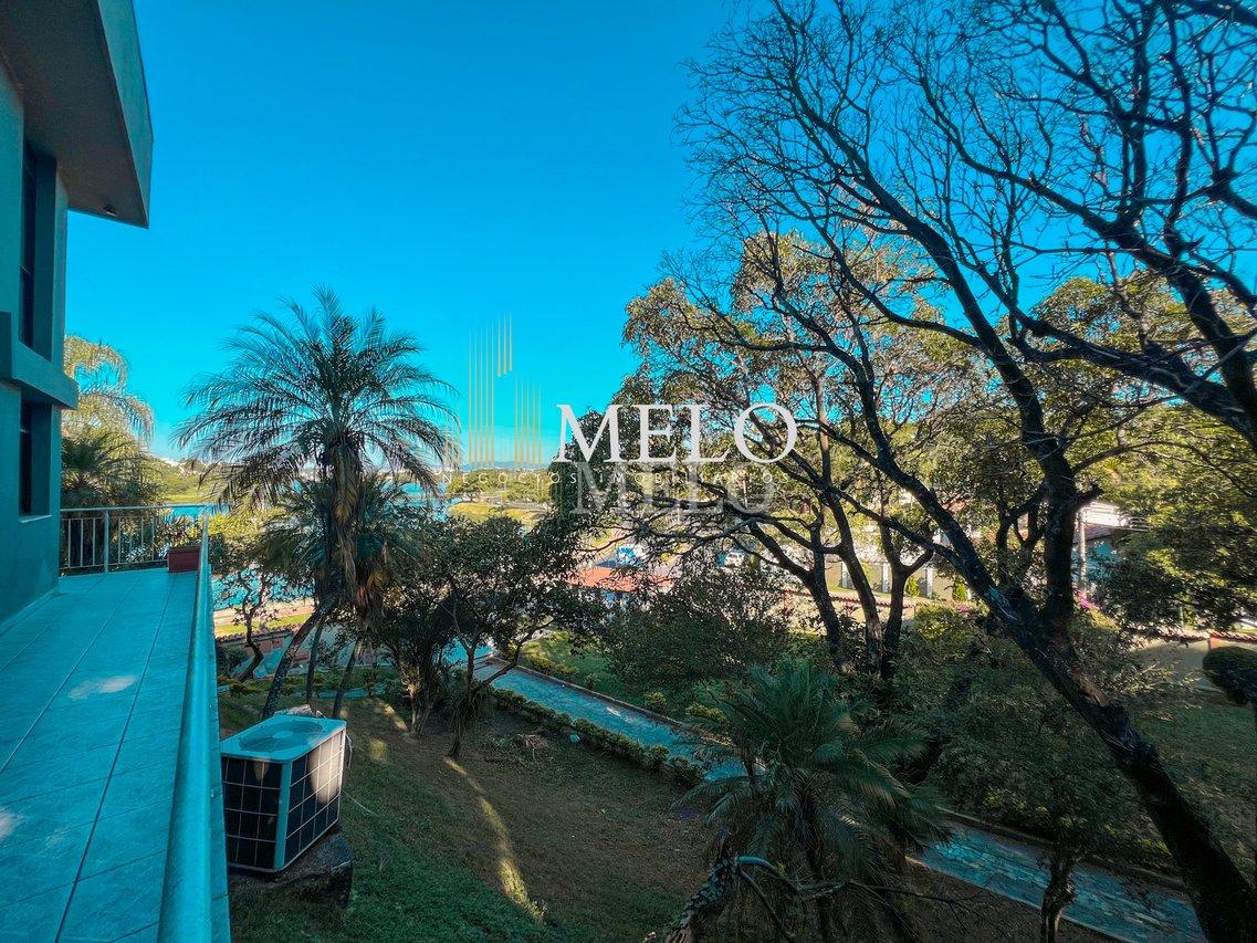 Belíssima Mansão de frente para a Lagoa à venda por R$ 5.000,000,00!  Belo Horizonte - 