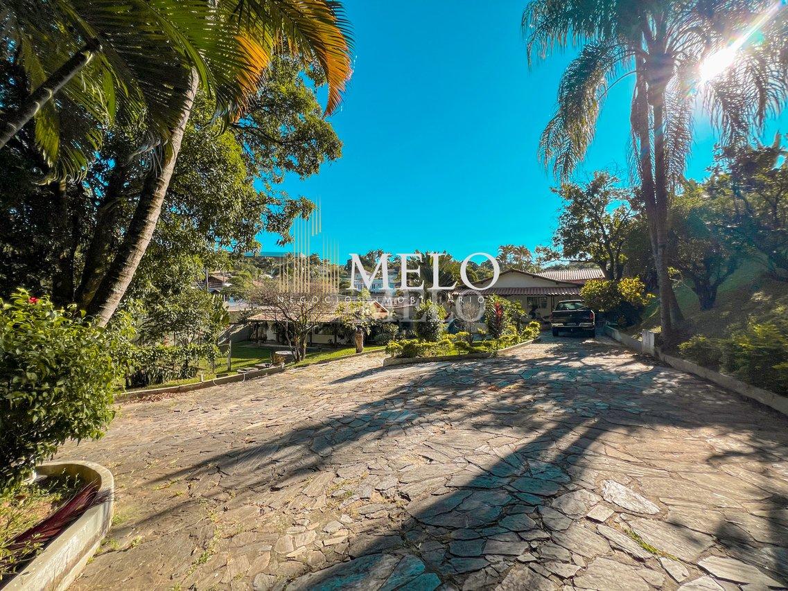 Belíssima Mansão de frente para a Lagoa à venda por R$ 5.000,000,00!  Belo Horizonte - 