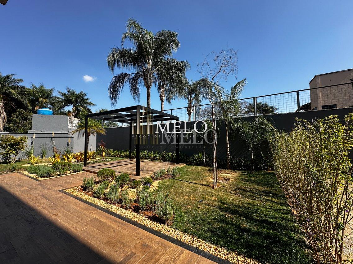 Belíssima Casa  Fachada imponente com vista para lagoa da Pampulha Venda R$5.200.000,00  Belo Horizonte - 