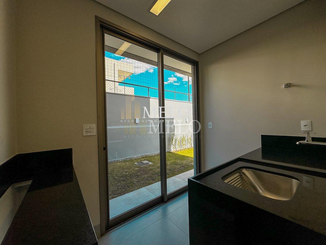 Belíssima casa com 4 suítes e piscina à venda no Gran Park por R$ 2.390.000,00 - Vespasiano - 