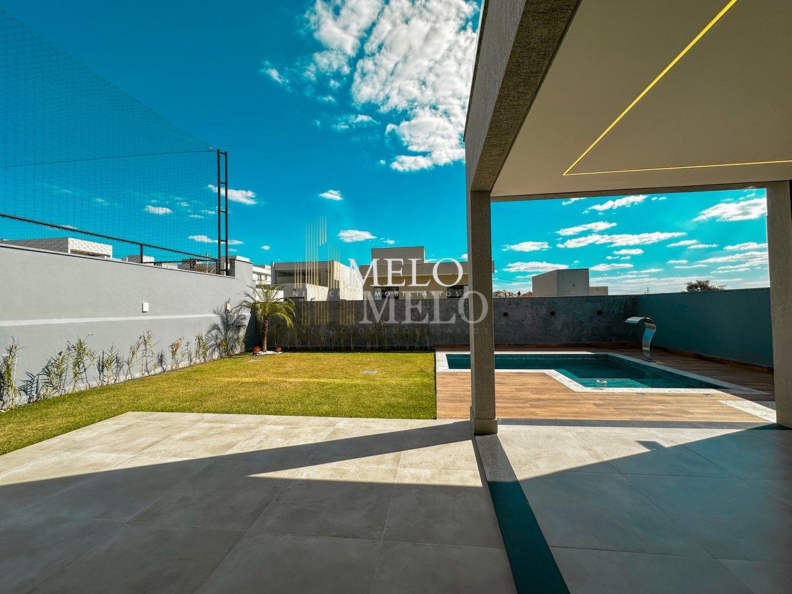 Belíssima casa com 4 suítes e piscina à venda no Gran Park por R$ 2.390.000,00 - Vespasiano - 