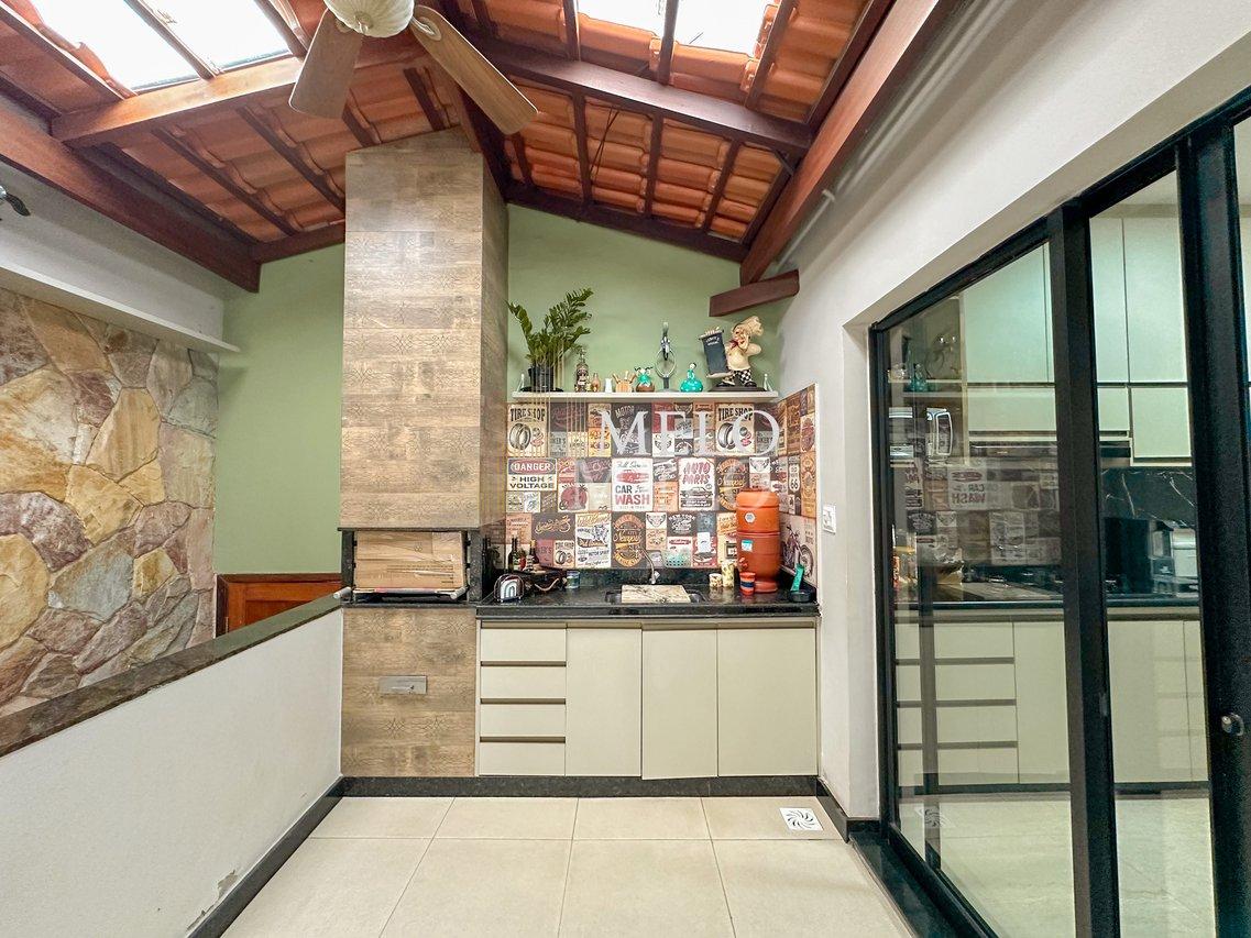 Belíssima casa à venda no Céu Azul por R$1.190.000,00 - Belo Horizonte - 