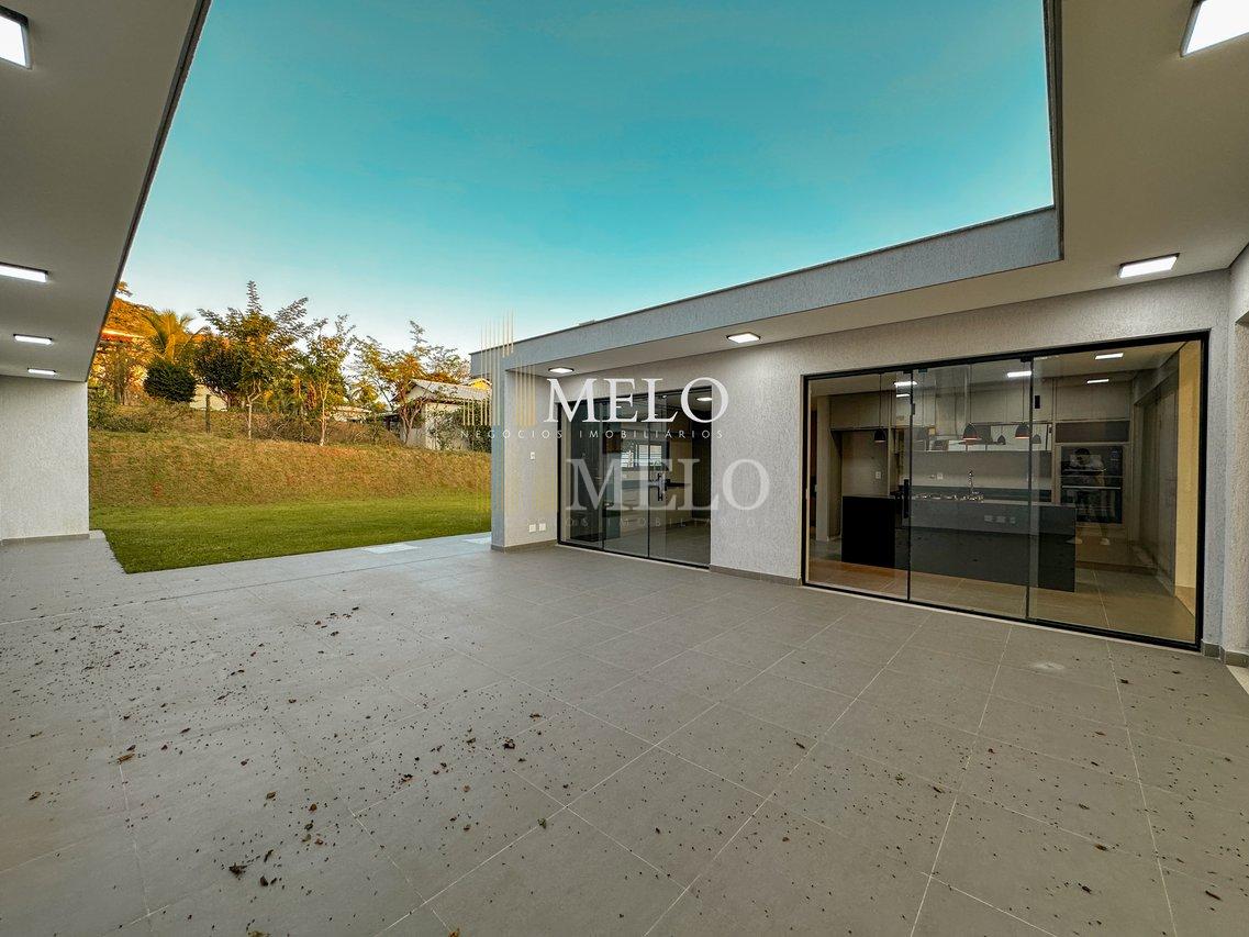 Belíssima casa linear a venda no Condomínio Gran Royalle Confins por R$3.550.000,00 - CONFINS - 