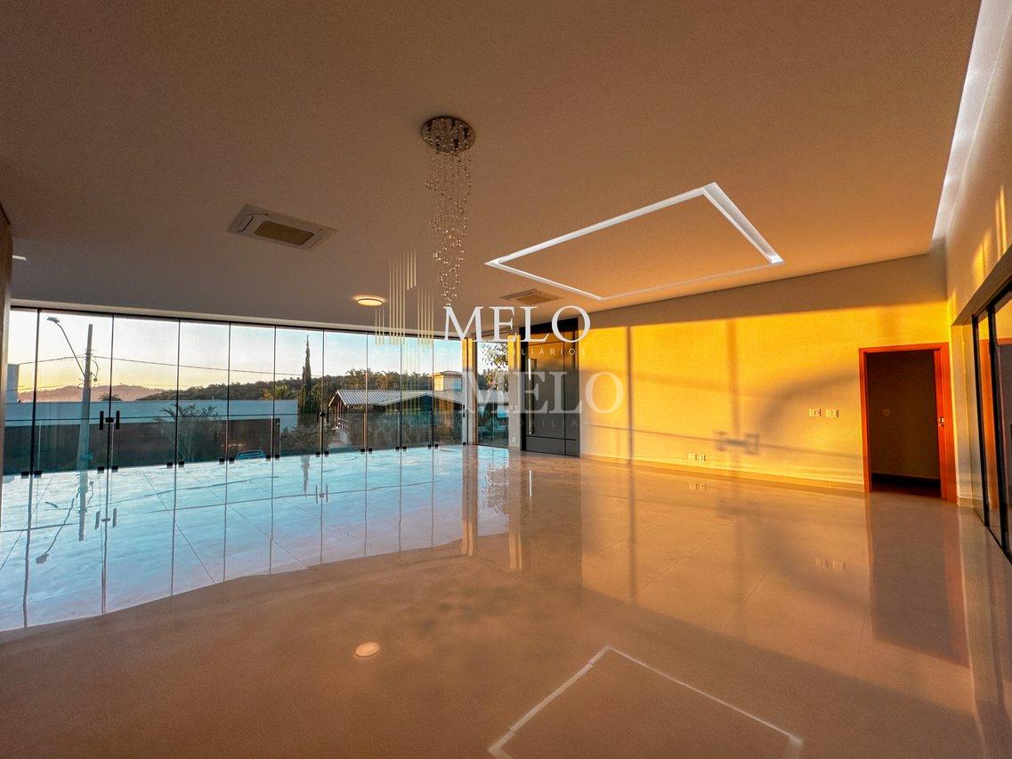 Belíssima casa linear a venda no Condomínio Gran Royalle Confins por R$3.550.000,00 - CONFINS - 