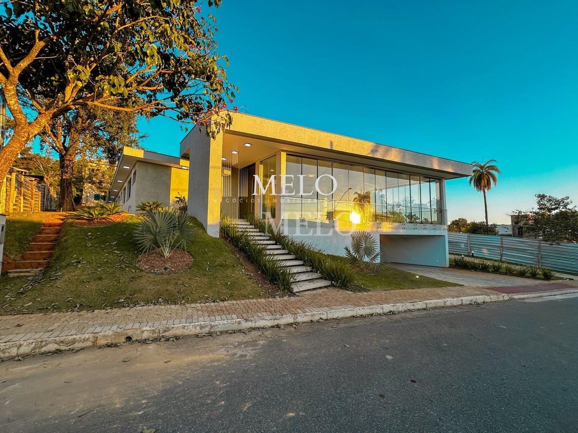 Belíssima casa linear a venda no Condomínio Gran Royalle Confins por R$3.550.000,00 - CONFINS - 