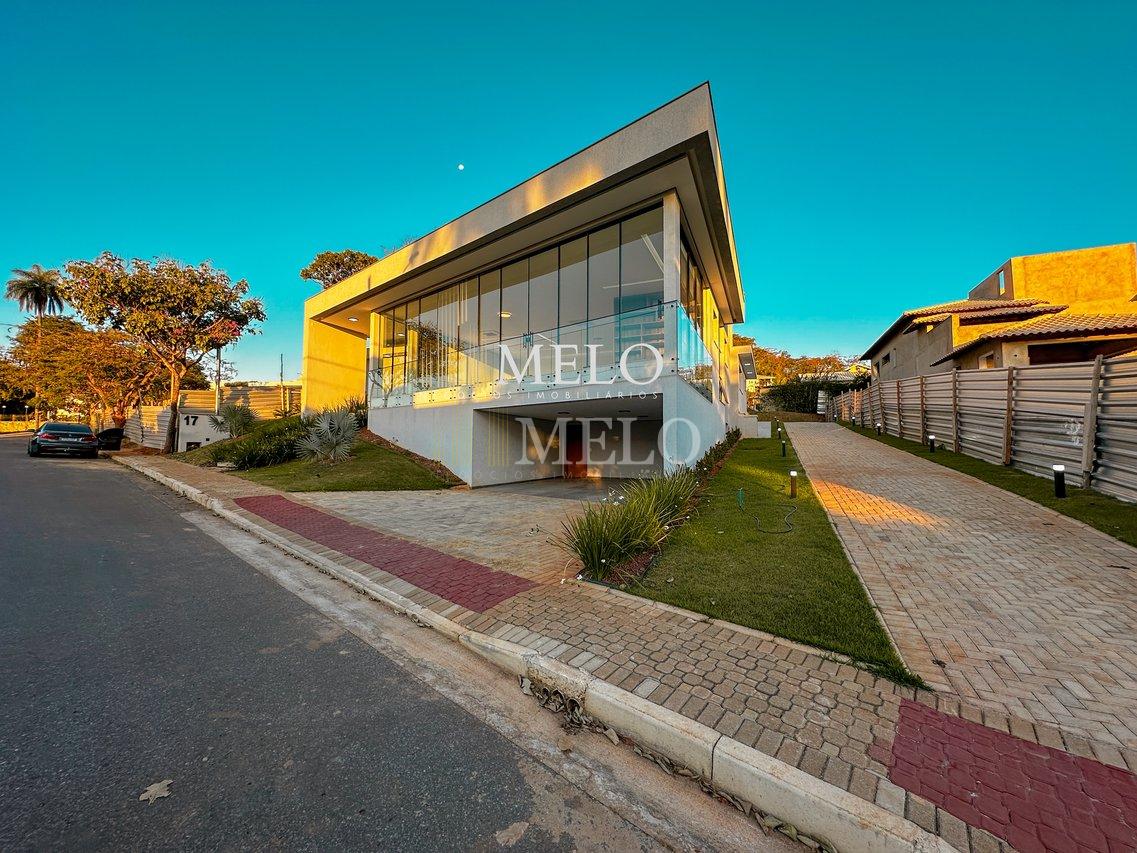 Belíssima casa linear a venda no Condomínio Gran Royalle Confins por R$3.550.000,00 - CONFINS - 