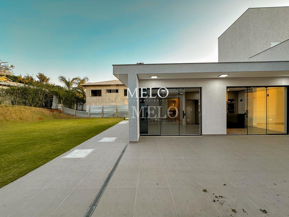 Belíssima casa linear a venda no Condomínio Gran Royalle Confins por R$3.550.000,00 - CONFINS - 